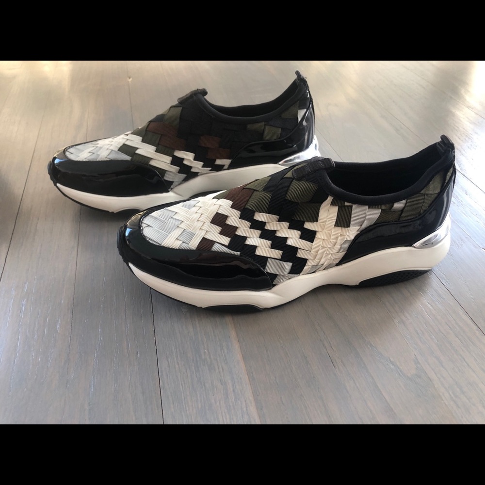 Ferragamo sneakers . Street style nwot